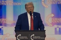 Durante un foro de la organización ultraconservadora Turning Point en Phoenix, Arizona, Trump aseguró que deportará a todos los miembros de pandillas extranjeras y desmantelará las redes criminales operando en suelo estadounidense.