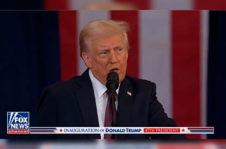 El presidente prometió restaurar la "grandeza" de Estados Unidos, afirmando que "la era dorada comienza ahora"