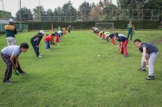 La Universidad Autónoma del Estado de México ofrece entrenamiento en 10 disciplinas deportivas para menores de entre 6 y 17 años, con el objetivo de fomentar hábitos saludables y el desarrollo integral.