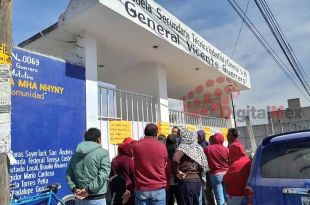 Protestan padres de familia en Secundaria Técnica Industria y Comercial “General Vicente Guerrero”