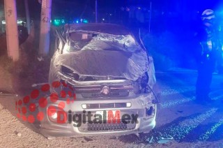 Según los reportes, las víctimas viajaban en un vehículo compacto que, por causas aún bajo investigación, terminó volcándose.