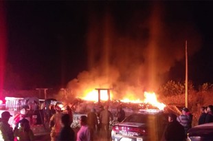Según el reporte de Protección Civil del Estado de México, el accidente ocurrió alrededor de las 23:00 horas del sábado.