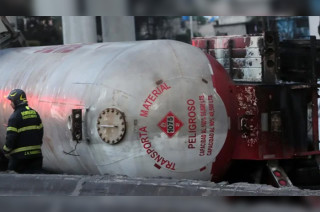 La Secretaría de Salud de la Ciudad de México confirmó que aumentó a 21 el número de personas fallecidas tras la explosión de una pipa de gas LP ocurrida en el Puente de la Concordia, en Iztapalapa.