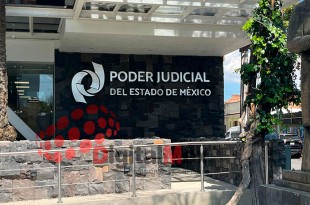 La reforma incluye la elección de jueces por voto popular en 2025.