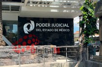 La reforma incluye la elección de jueces por voto popular en 2025.