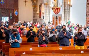 Pero las misas de bautizos, comuniones o bodas serán reprogramadas