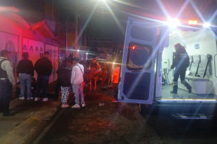 Paramédicos trasladaron a los heridos al Hospital IMSS Bienestar 200