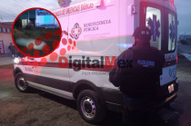 Ambulancia y cuerpo en calles de Tlachaloya