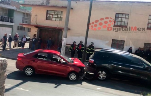 #Video: #Precaución cierran la calle de Lerdo en #Toluca por choque