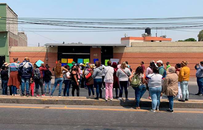 Los colonos argumentaron que el panista habría promovido un amparo para dicha obra