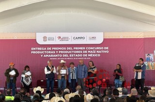 En el evento se entregaron un total de 60 premios, divididos en 30 para productores de maíz y 30 para productores de amaranto.