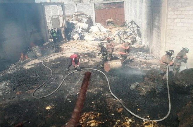 #Video: Incendio arrasa con fábrica de colchones en #Ecatepec