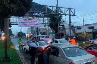 Bloquean familiares, amigos y conocidos de Jesús &quot;N&quot;, quien está acusado de homicidio.