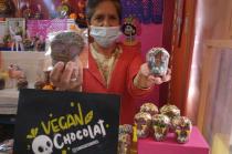 #Video: ¿Calaveritas de chocolate vegano? pruébalas en la #FeriaDelAlfeñique