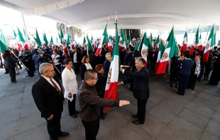 Conmemora Toluca Día de la Bandera