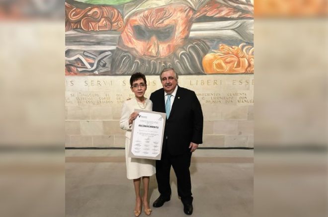 Ricardo Sodi Cuellar celebró el galardón de la magistrada y expresó que la distinción de AMIJ es motivo de orgullo para todo el PJEdoméx.