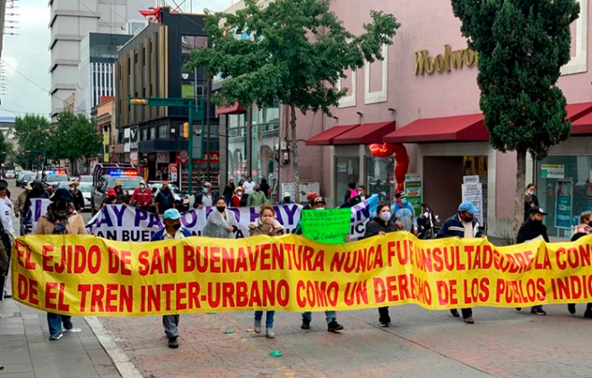 Marchan en #Toluca por despojo de tierras para #Interurbano