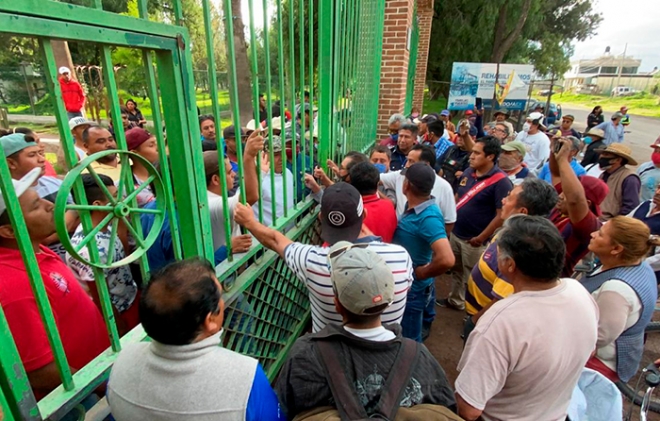 Se enfrentan comuneros de #Atenco por la explotación de un pozo de agua