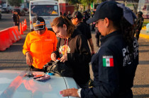 Autoridades de los tres niveles de gobierno realizaron un operativo conjunto en avenida R1 y Periférico, en los límites con Nezahualcóyotl y la alcaldía Gustavo A. Madero, para prevenir robos y acoso sexual.