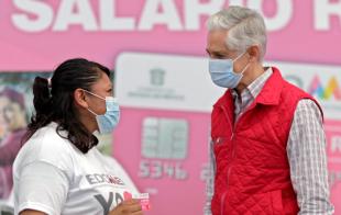 Durante la entrega de más de seis mil tarjetas del Salario Rosa desde Nicolás Romero, Del Mazo Maza reiteró que al momento se han aplicado más de 11 millones y medio de vacunas.