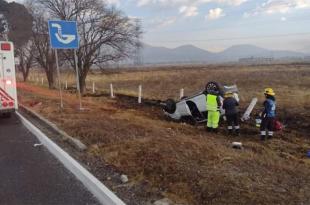 La zona quedó abanderada por autoridades policíacas hasta la llegada de una grúa para retirar el vehículo