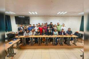 Durante una mesa de trabajo celebrada en el Centro Universitario UAEM Texcoco, la rectora Martha Patricia Zarza reafirmó su compromiso con el diálogo y recibió la entrega de instalaciones por parte del estudiantado.