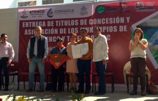 Campesinos de Atenco y Tepetlaoxtoc reciben concesión de pozos y unidades de riego