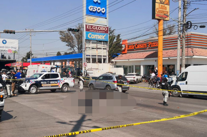 El percance dejó un hombre sin vida y una mujer lesionada sobre la avenida José López Portillo