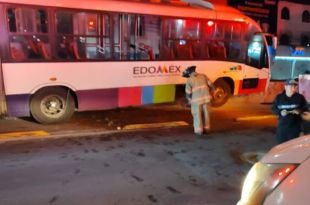 Camión del Mexibus sufre aparatoso accidente en Ecatepec