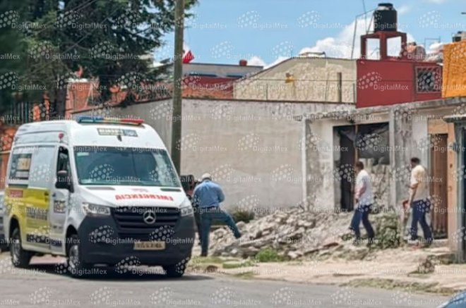 Autoridades acudieron al inmueble en la colonia Tlacopa, Toluca, donde fue localizado un hombre de aproximadamente 48 años sin vida.