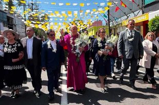 Cientos de fieles participaron en un recorrido hasta la Catedral del Sagrado Corazón de Jesús, donde recibió una bienvenida multitudinaria.