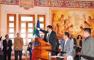 Rinde protesta Bernardo López como rector interino de Chapingo