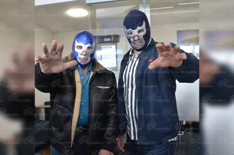 Blue Demon Jr. convivió con aficionados en Toluca previo a su posible última lucha en la ciudad, como parte de su gira de despedida tras más de cuatro décadas en el ring.
