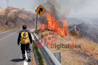 Hasta el momento, el siniestro se encuentra con un 30 % de control y no representa riesgo para los asentamientos humanos cercanos.