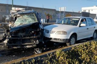 En el lugar quedó un vehículo de la empresa Ultra Gas, un Pointer blanco y una camioneta negra.