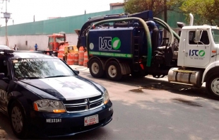 Trabajadores mueren dentro de una coladera en Tlalnepantla