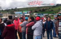 Padres de familia bloquean la carretera Tenango-Tenancingo