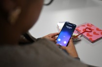 Entre las recomendaciones se sugiere supervisar sus actividad en redes sociales y su geolocalización en todo momento.