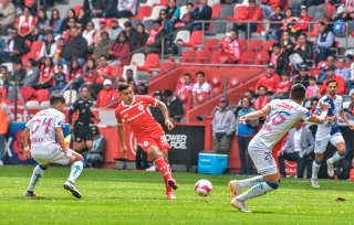 Con golazo de Quiñones Toluca logra la victoria