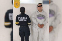 Autoridades aseguraron al presunto extorsionador junto con dinero, celular y un vehículo en Huixquilucan