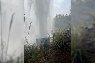 Una enorme fuga de agua se registró este domingo en un tramo del Macrocircuito del Sistema Cutzamala.