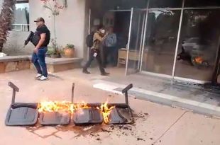 Lanzan bomba en oficinas de la FGJEM en #SurEdomex