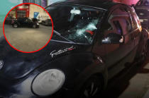 Vehículo involucrado en el atropellamiento, localizado abandonado tras el operativo en calles de Ecatepec
