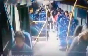 #Video: Ladrones golpean a mujeres en transporte público