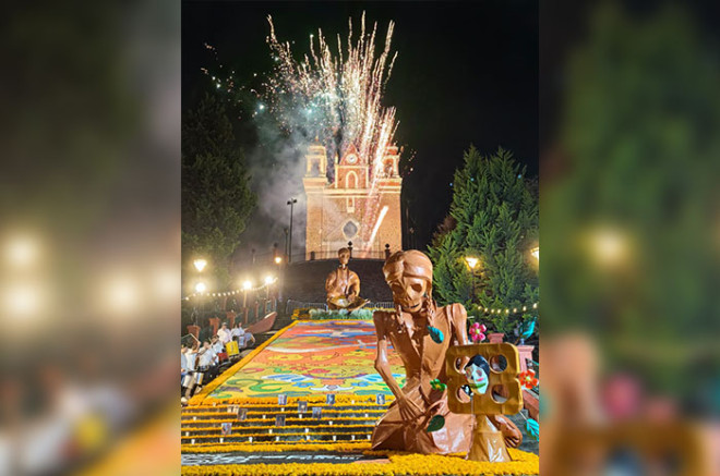 En Metepec fue inaugurada la ofrenda monumental en las escalinatas del Calvario.