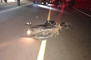 La víctima conducía una motocicleta Italika de color negro cuando, por razones aún desconocidas, perdió el control del vehículo
