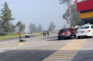 Al sitio llegó una ambulancia, pero al revisar los paramédicos al motociclista, este ya había fallecido por las lesiones.