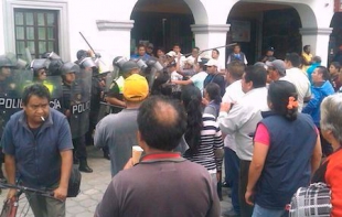 Vecinos propinan golpiza a alcalde de Santa Cruz Atizapán