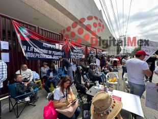 Trabajadores del Poder Judicial en Toluca en paro de labores.