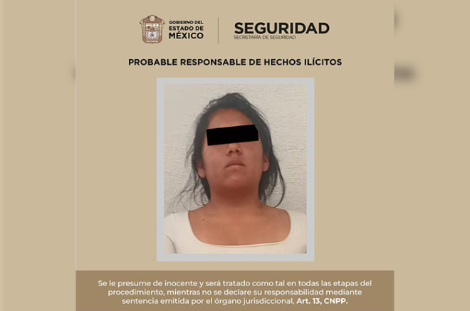 Azul “N” de 19 años de edad, junto con la posible droga asegurada, fue presentada ante la Agencia del Ministerio Público. 